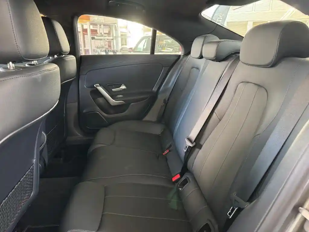Mercedes-Benz CLA 180