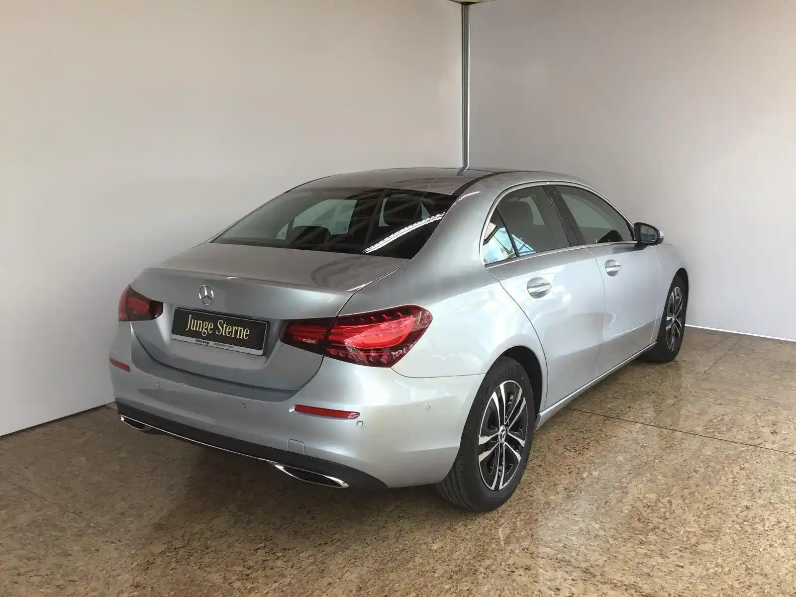 Mercedes-Benz A 180