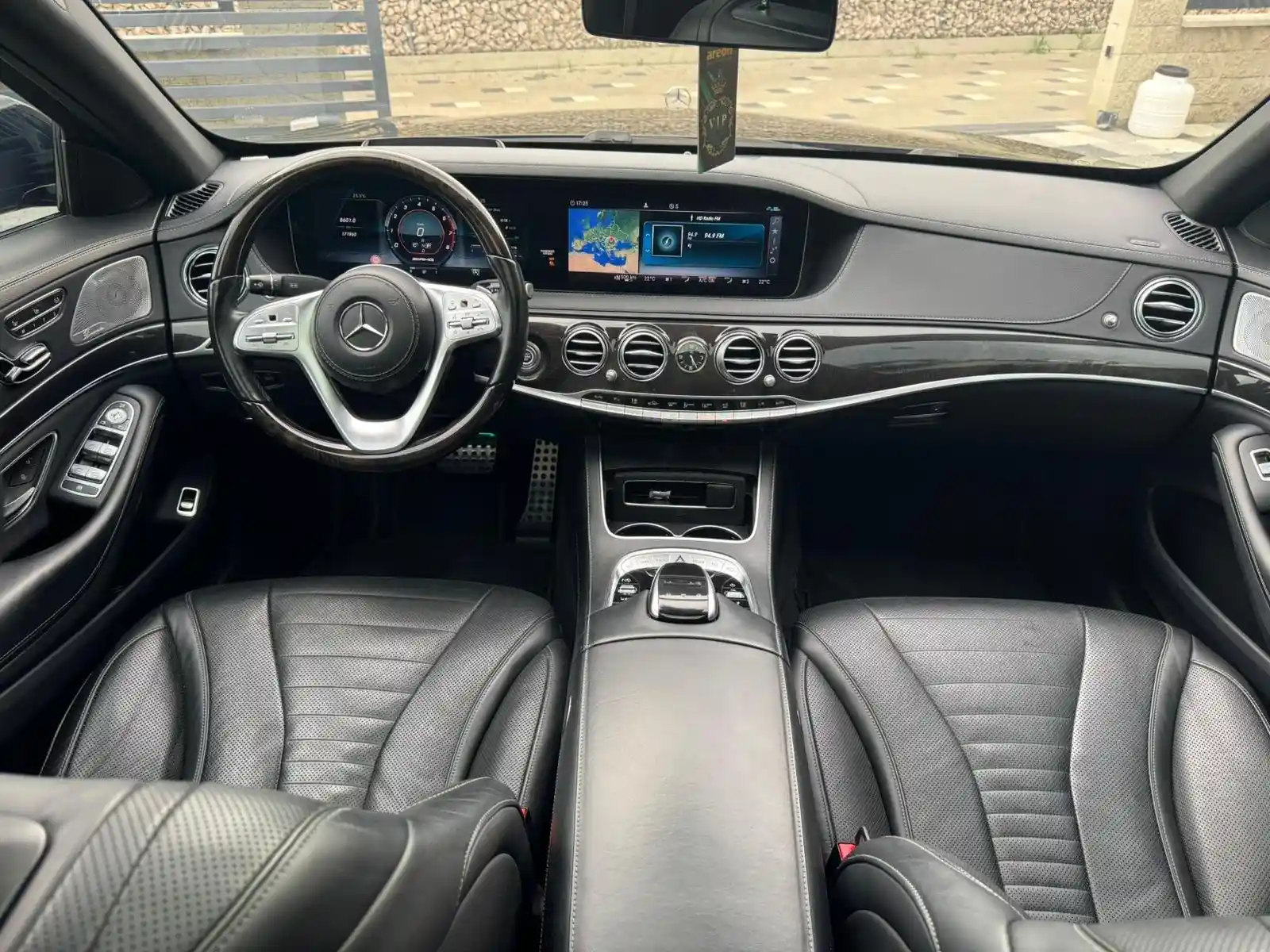 Mercedes-Benz S 560