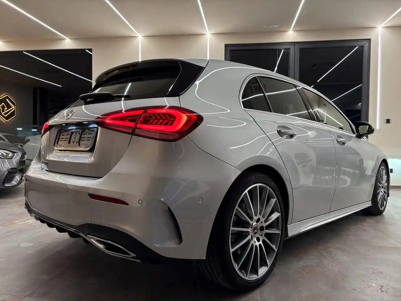 Mercedes-Benz A 220