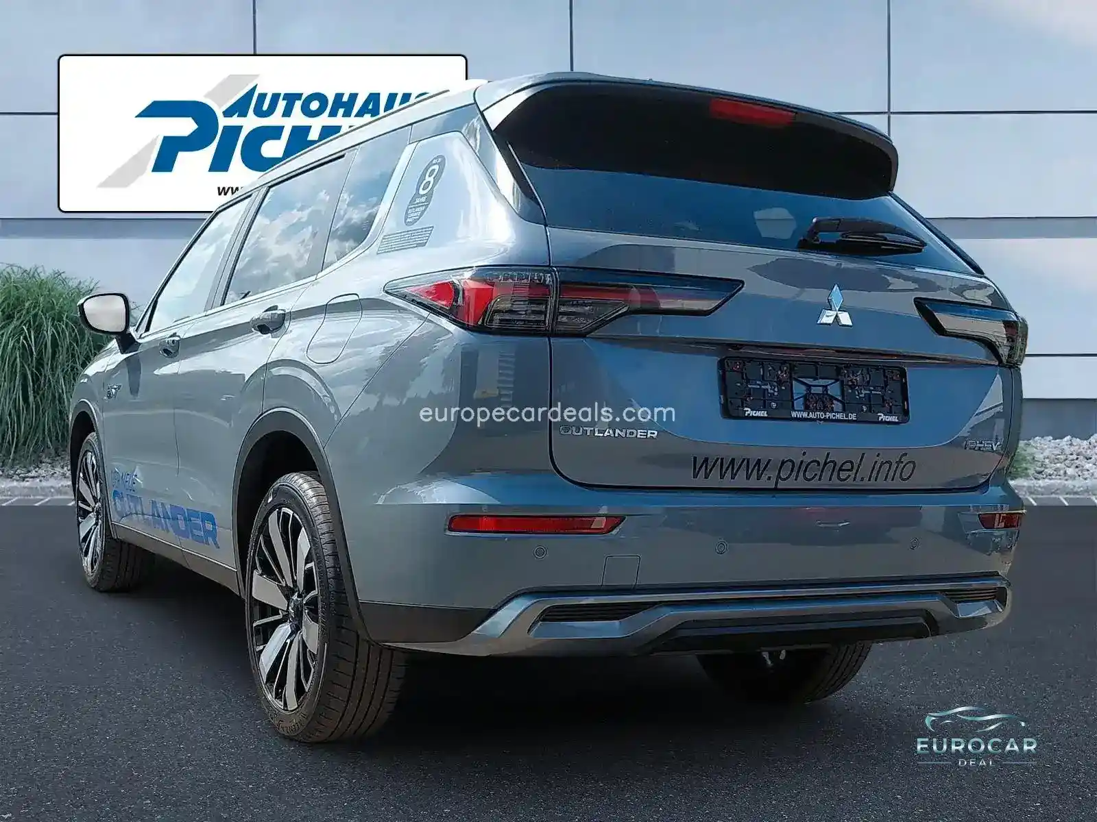 Mitsubishi Plug-in Hybrid Outlander
