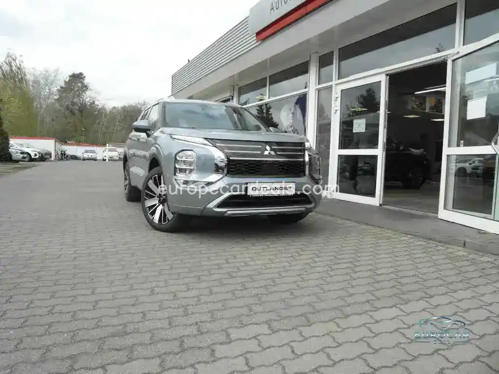 Mitsubishi Plug-in Hybrid Outlander