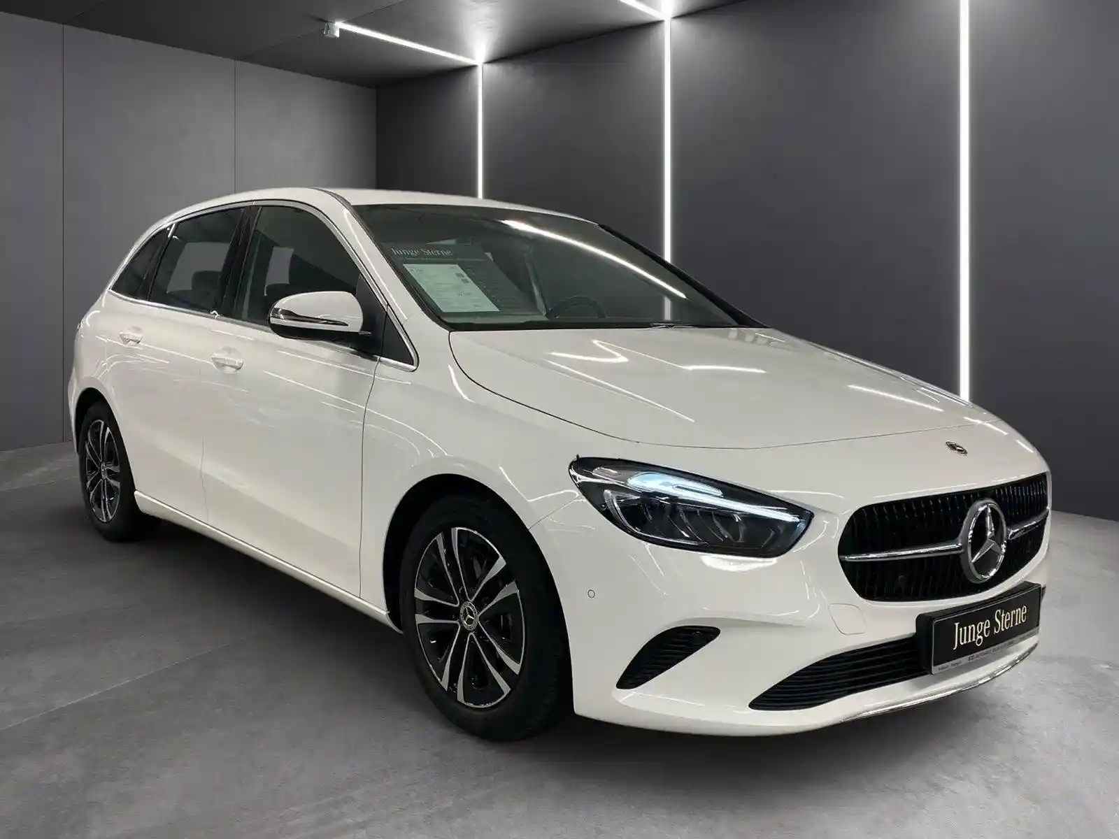 Mercedes-Benz B 200