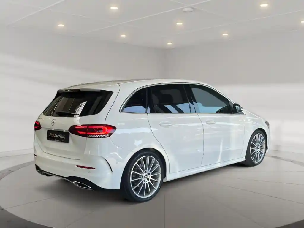 Mercedes-Benz B 220