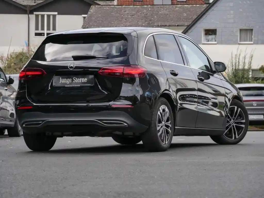 Mercedes-Benz B 220