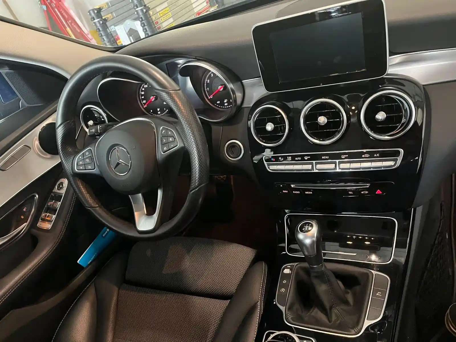 Mercedes-Benz C 180