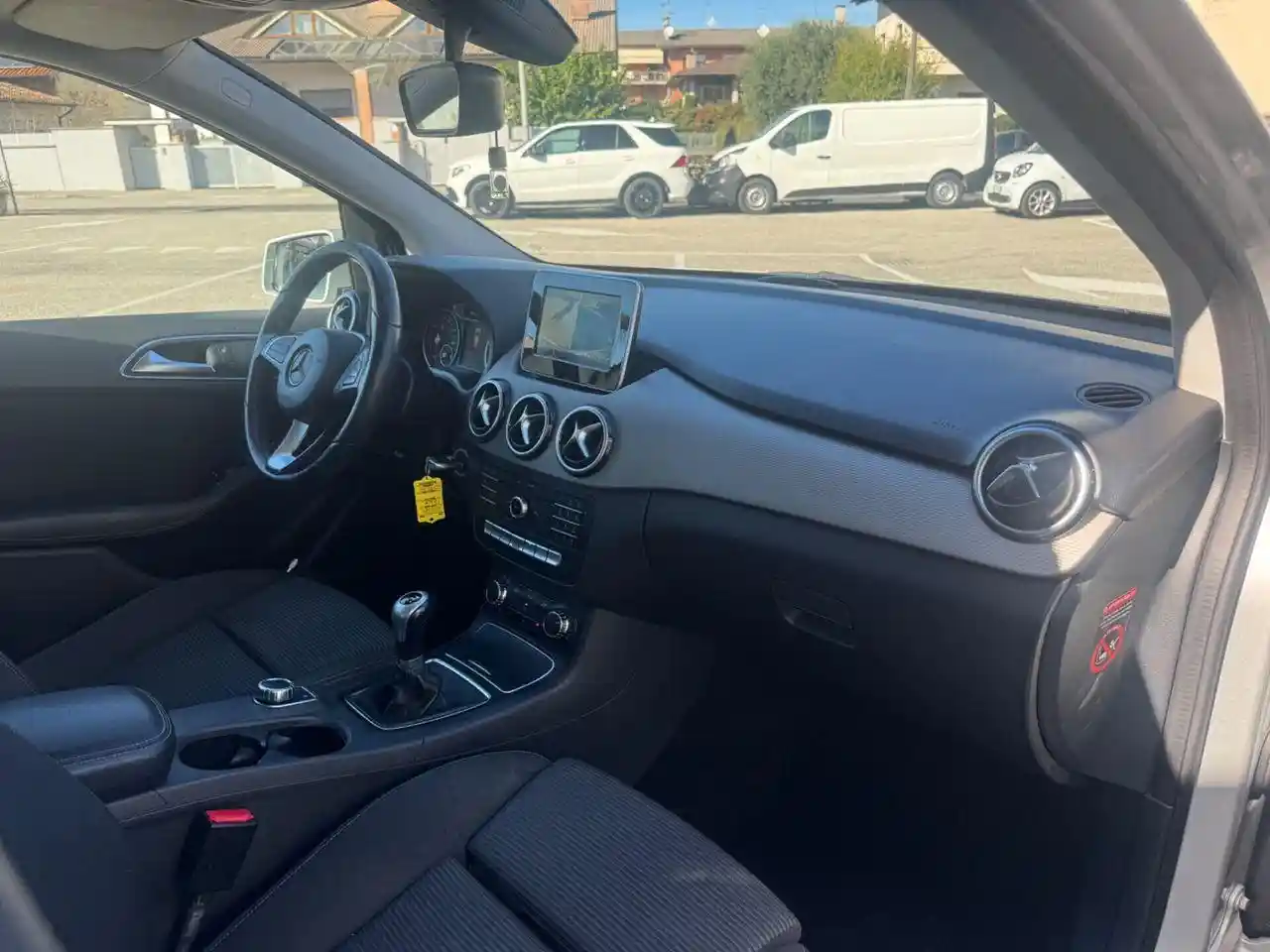 Mercedes-Benz B 180