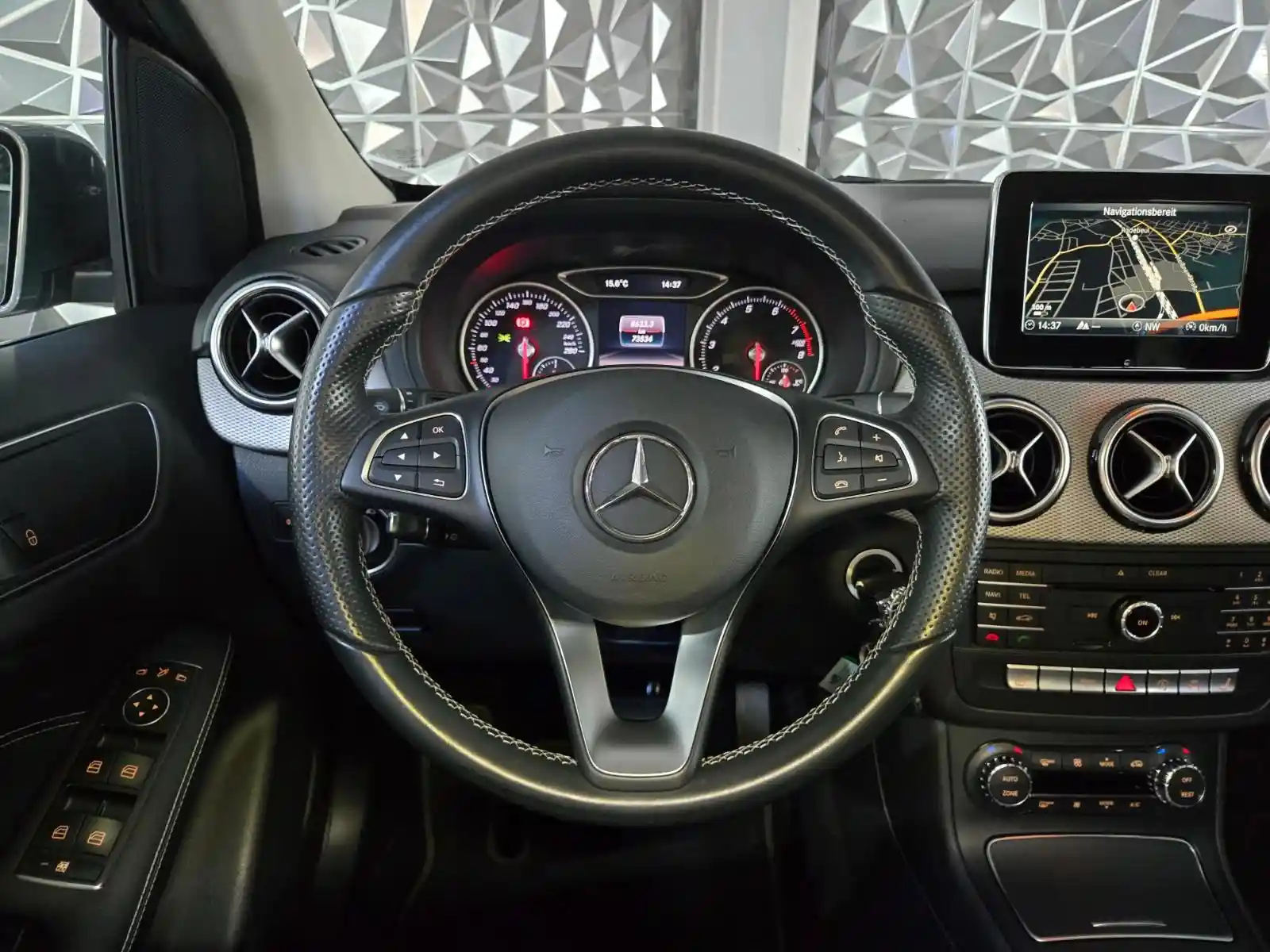 Mercedes-Benz B 200