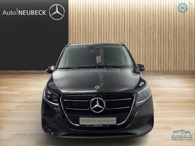 Mercedes-Benz V 220