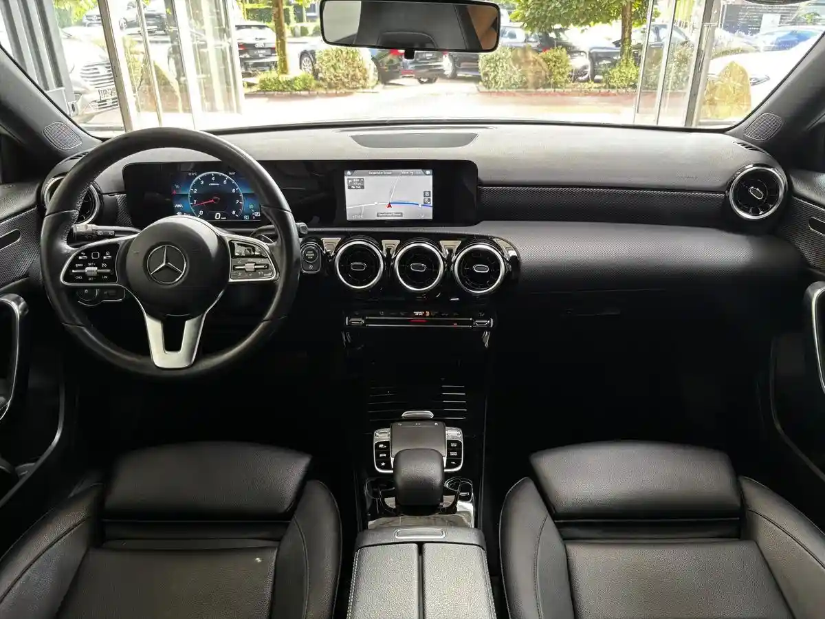 Mercedes-Benz A 200
