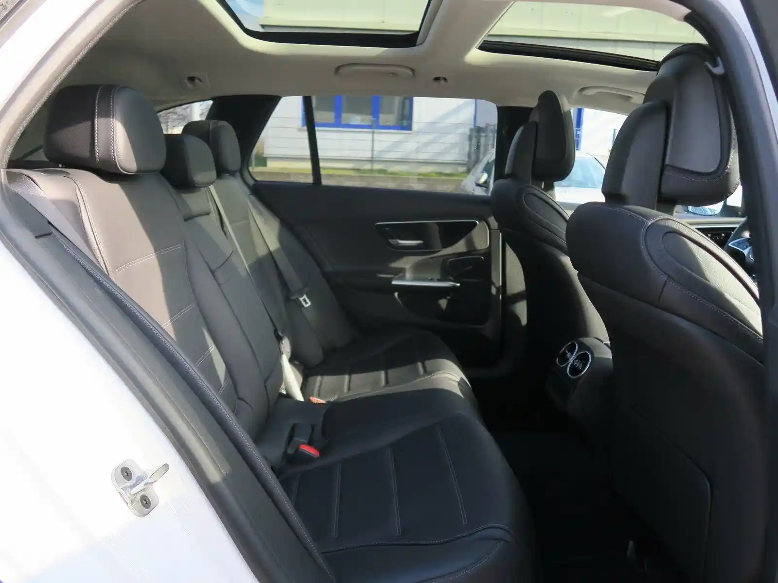 Mercedes-Benz C 200