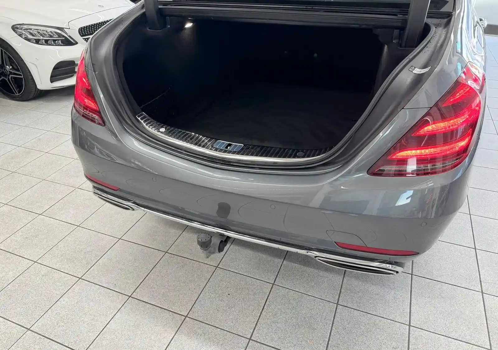 Mercedes-Benz S 560