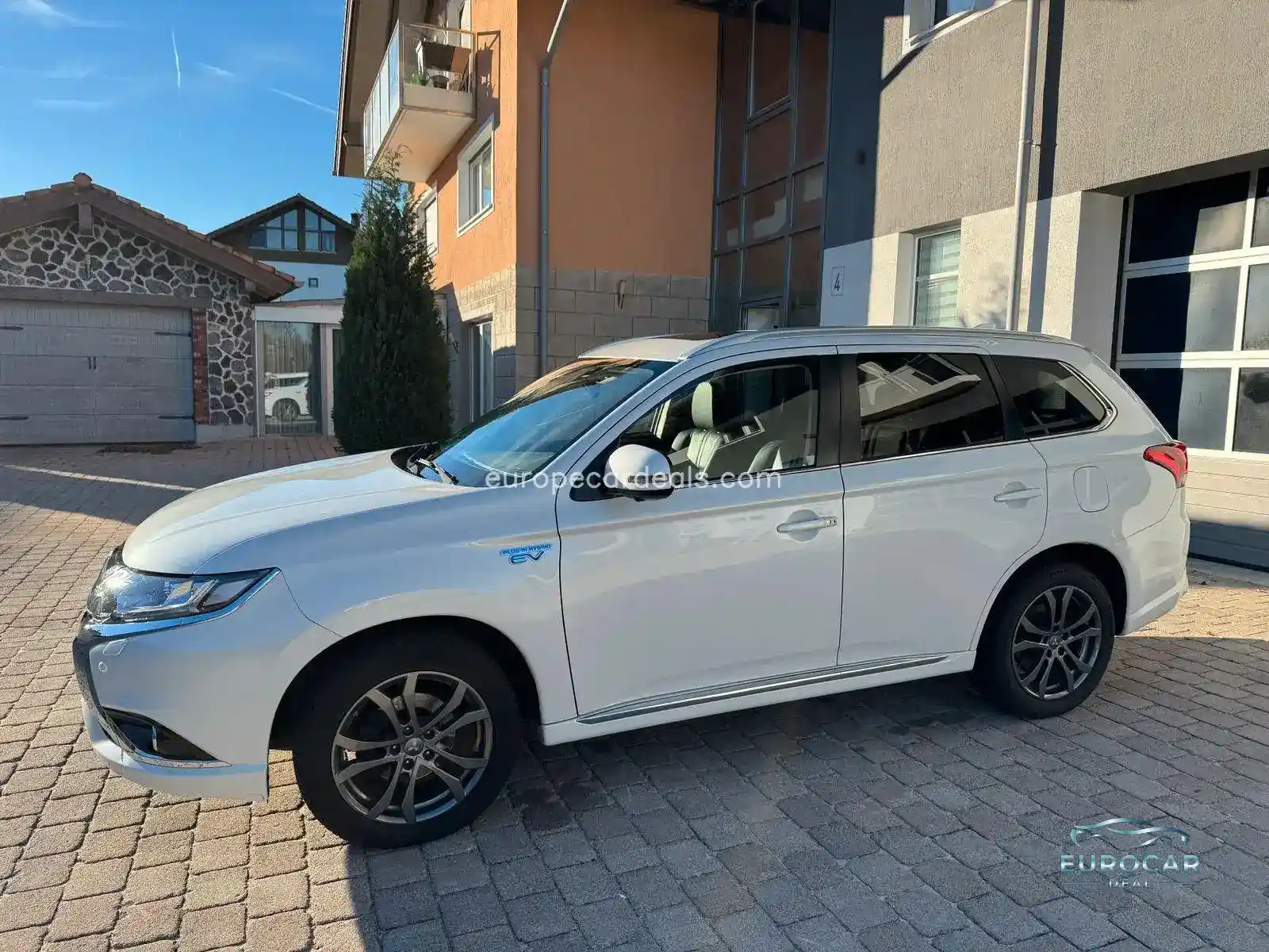 Mitsubishi Plug-in Hybrid Outlander