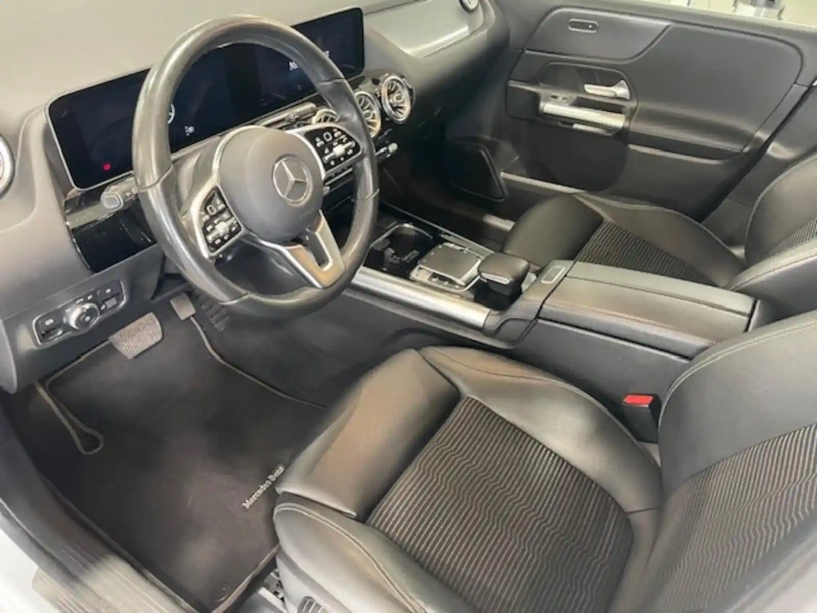 Mercedes-Benz B 200