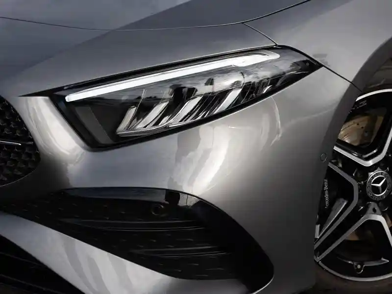 Mercedes-Benz A 220