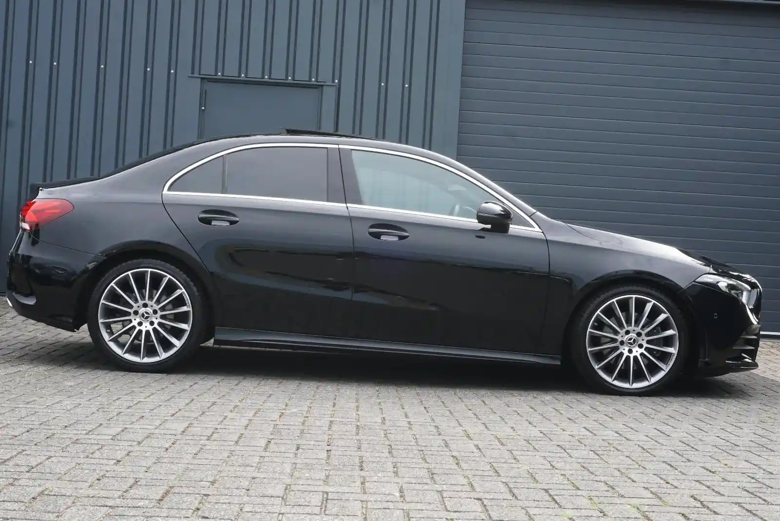 Mercedes-Benz A 220