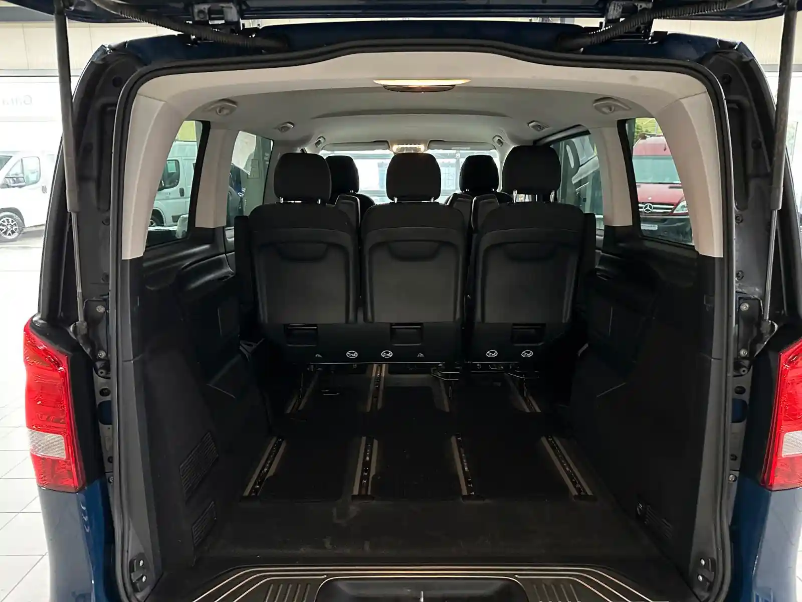 Mercedes-Benz V 200