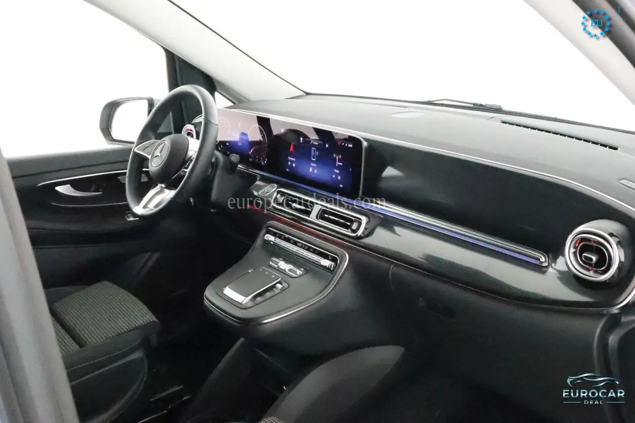 Mercedes-Benz V 220