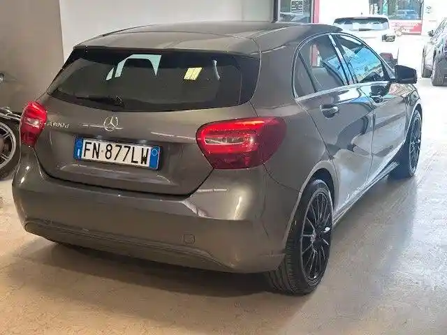 Mercedes-Benz A 180