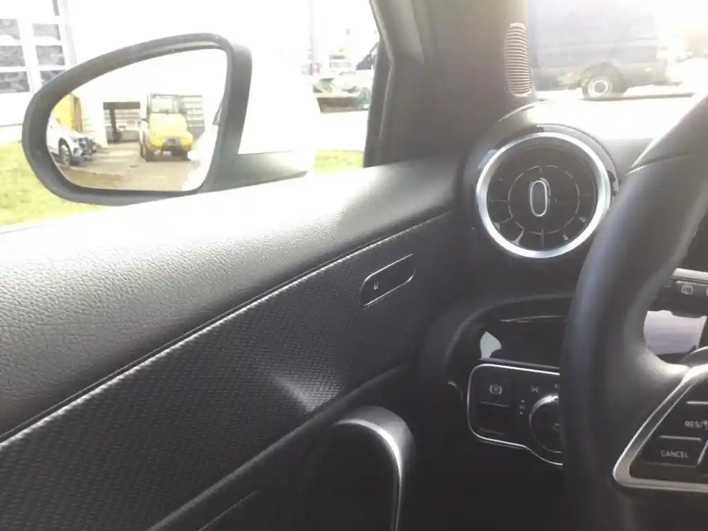Mercedes-Benz A 220