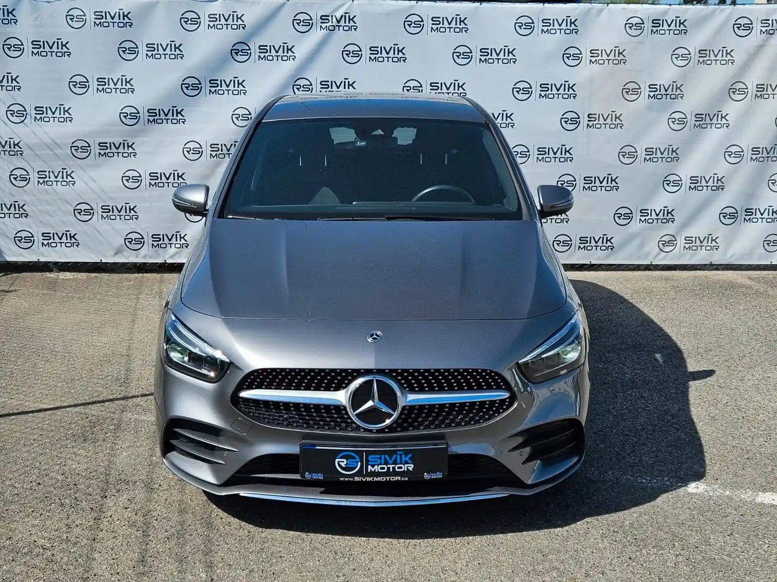 Mercedes-Benz B 200