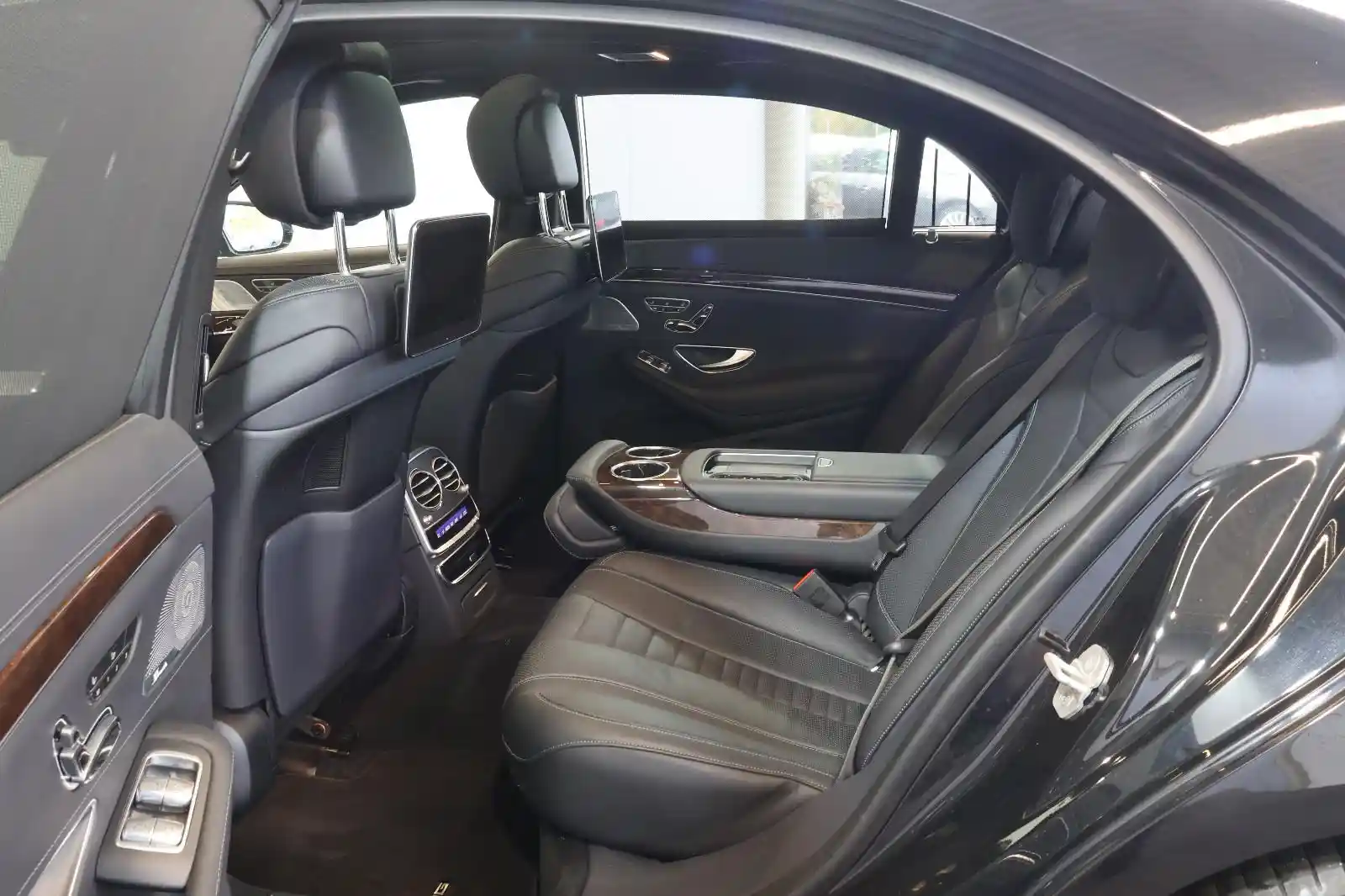 Mercedes-Benz S 560