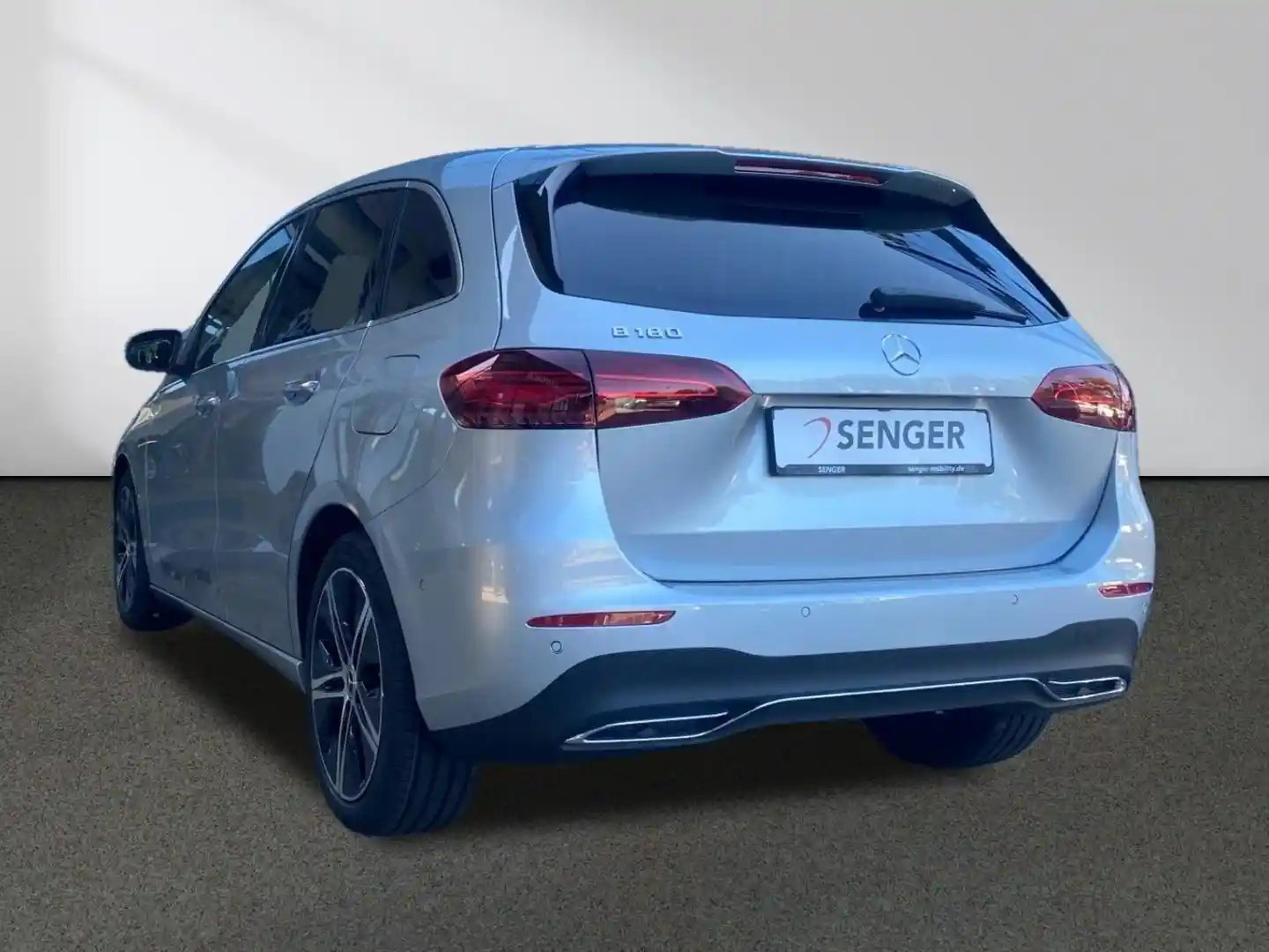 Mercedes-Benz B 180