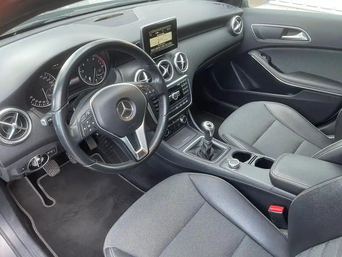 Mercedes-Benz A 180