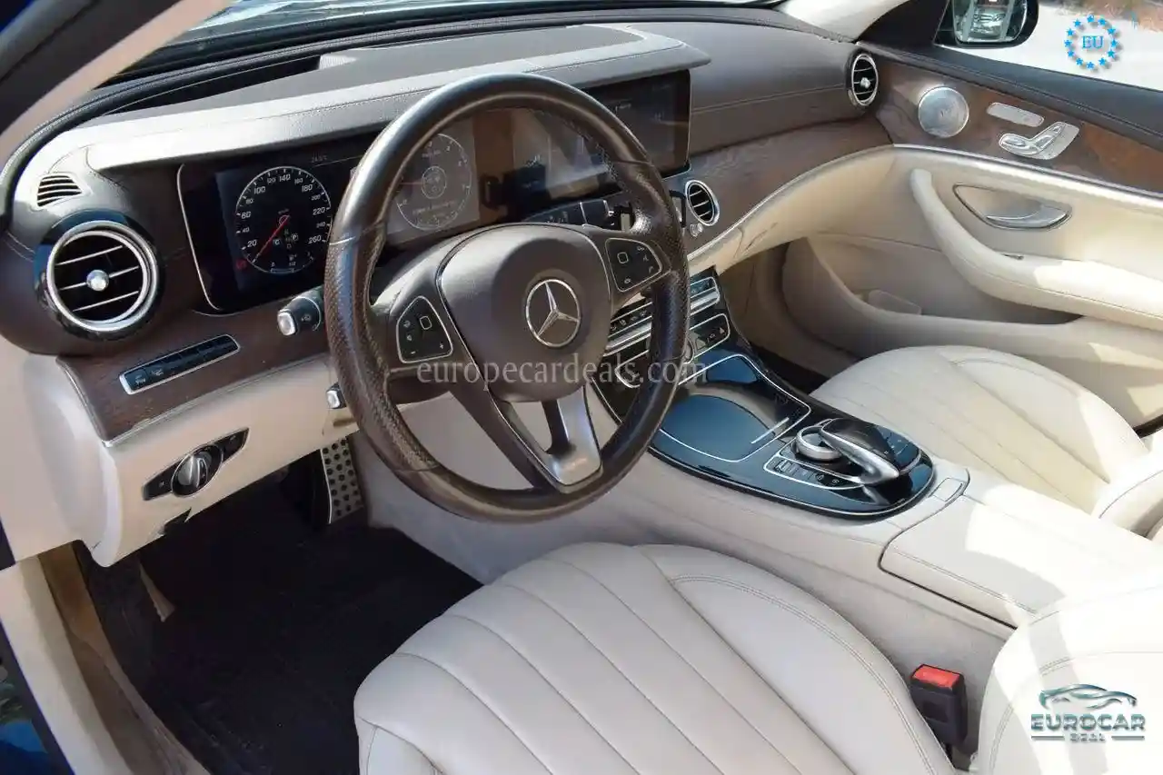 Mercedes-Benz E 220
