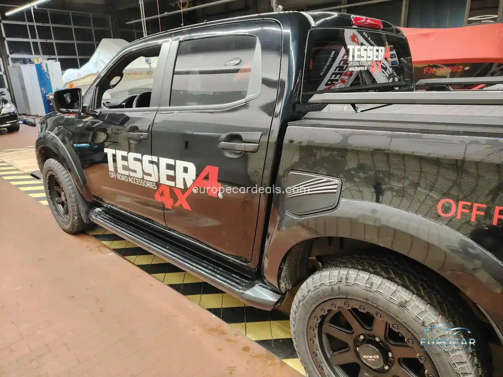 Double Cab 4WD V-CROSS TESSER4x4 Umbau