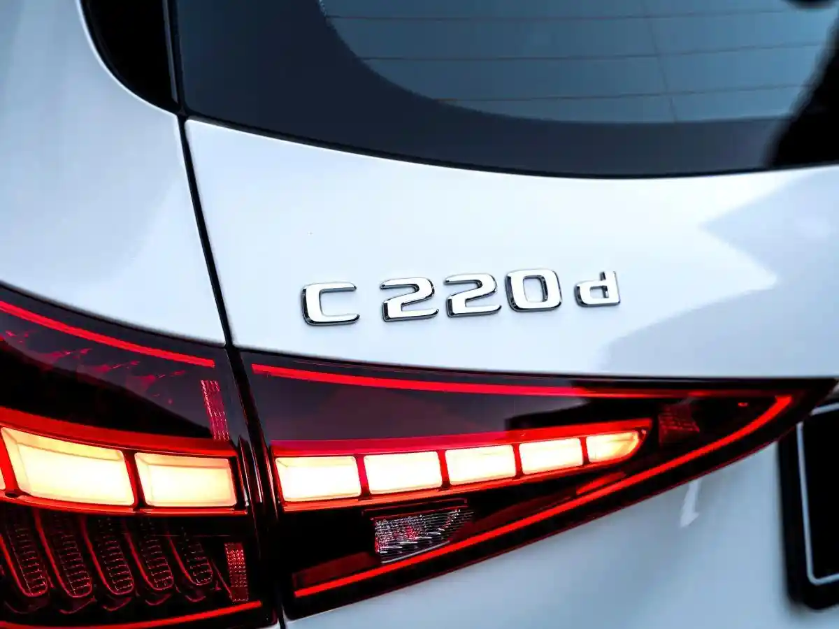 Mercedes-Benz C 220