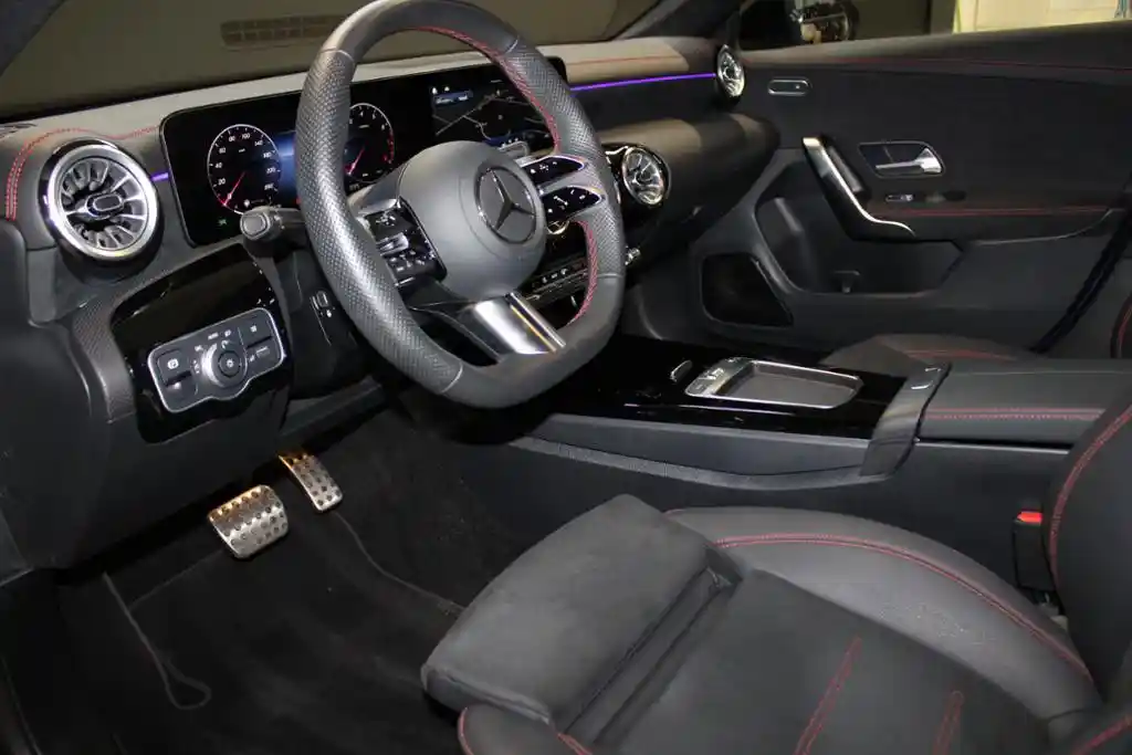 Mercedes-Benz CLA 220