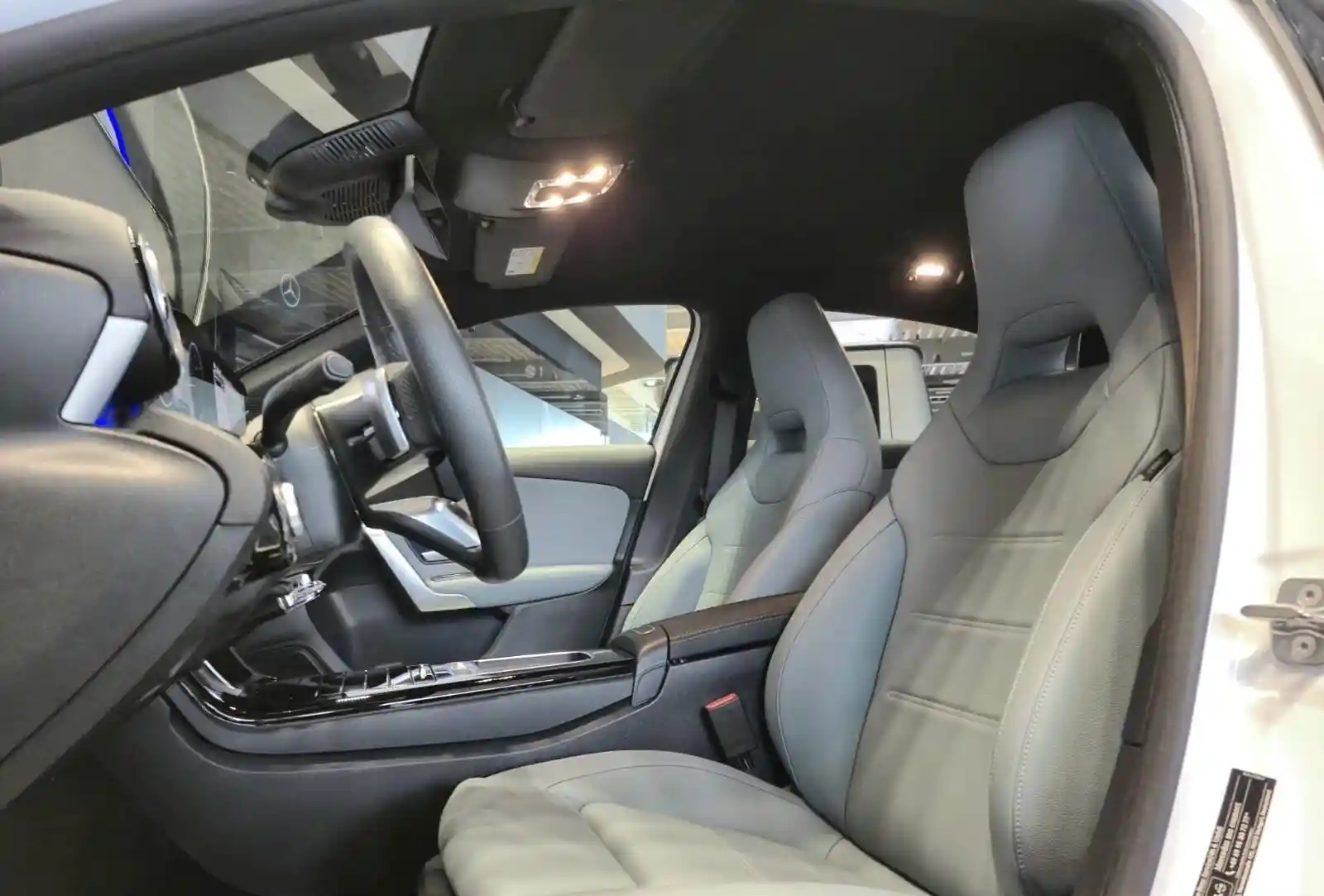 Mercedes-Benz A 220