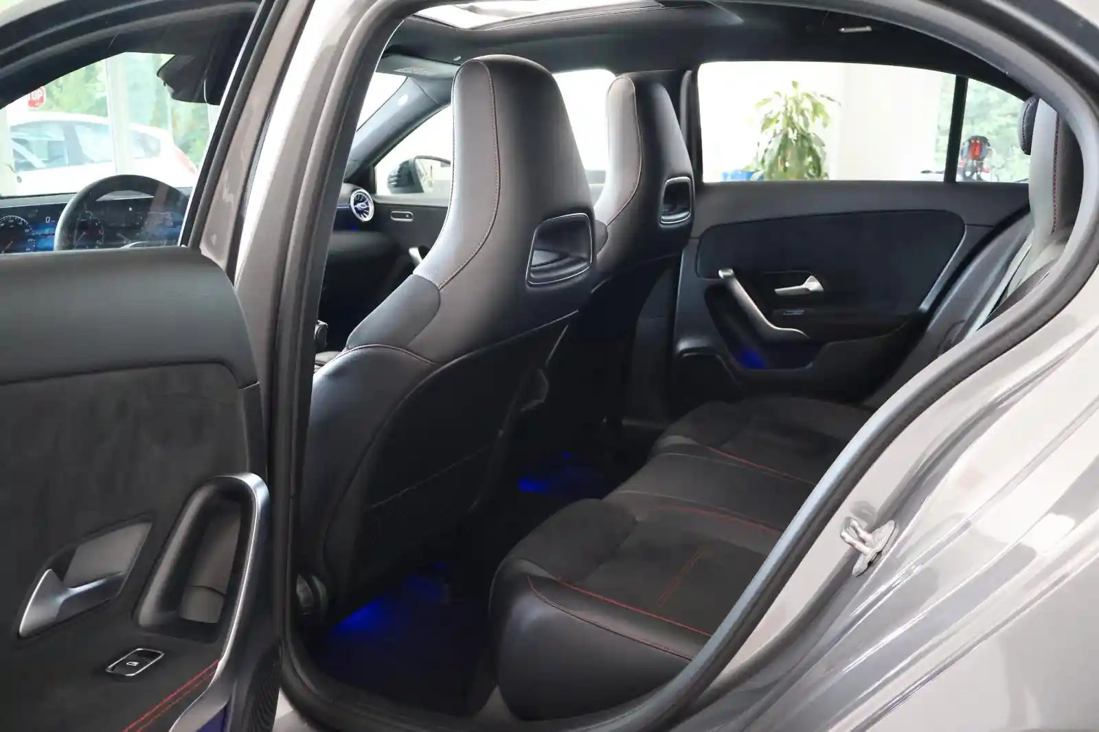 Mercedes-Benz A 220