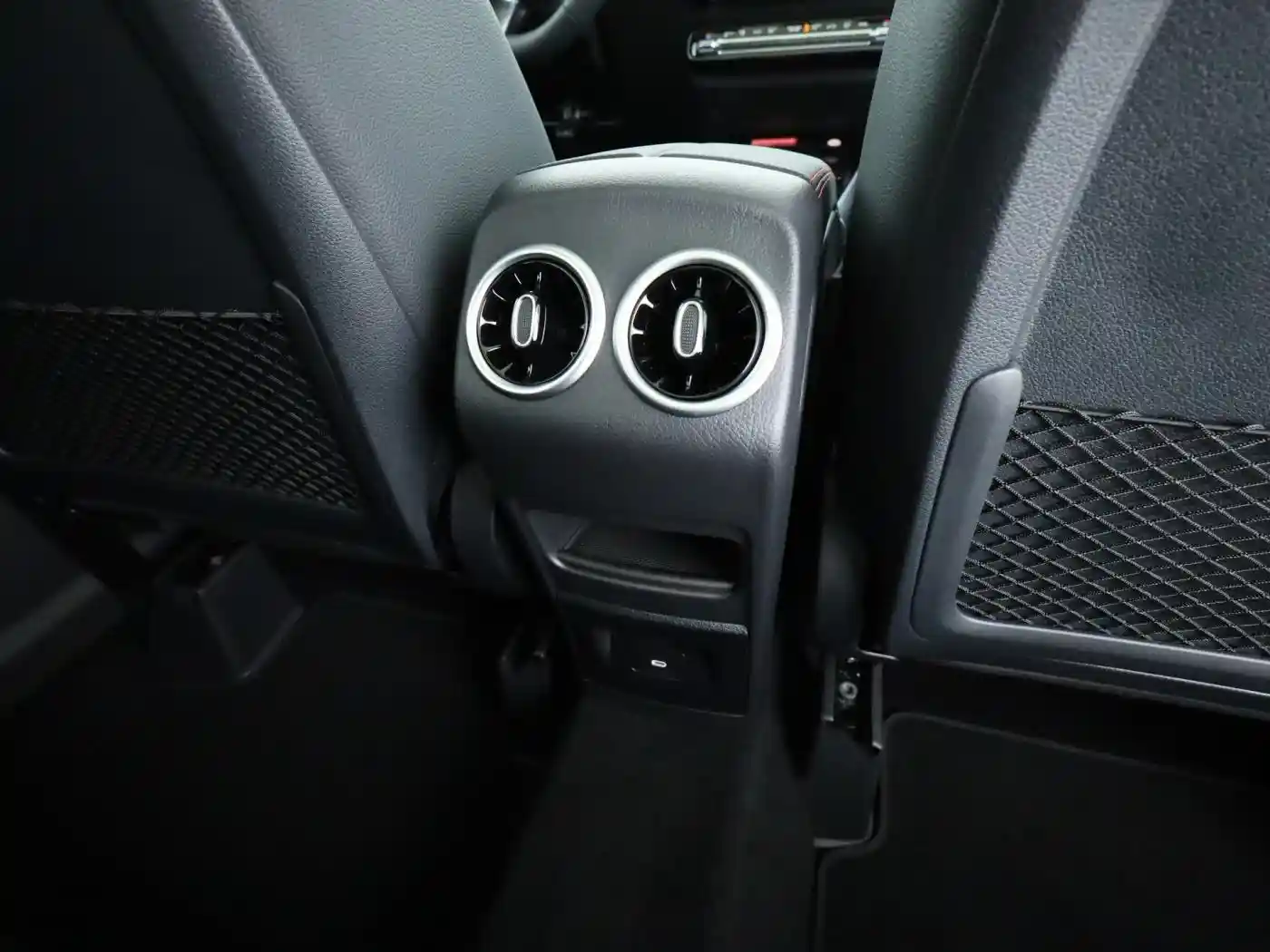 Mercedes-Benz B 220