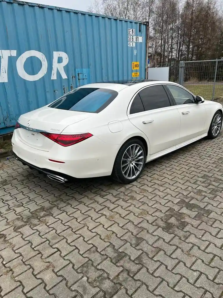 Mercedes-Benz S 400