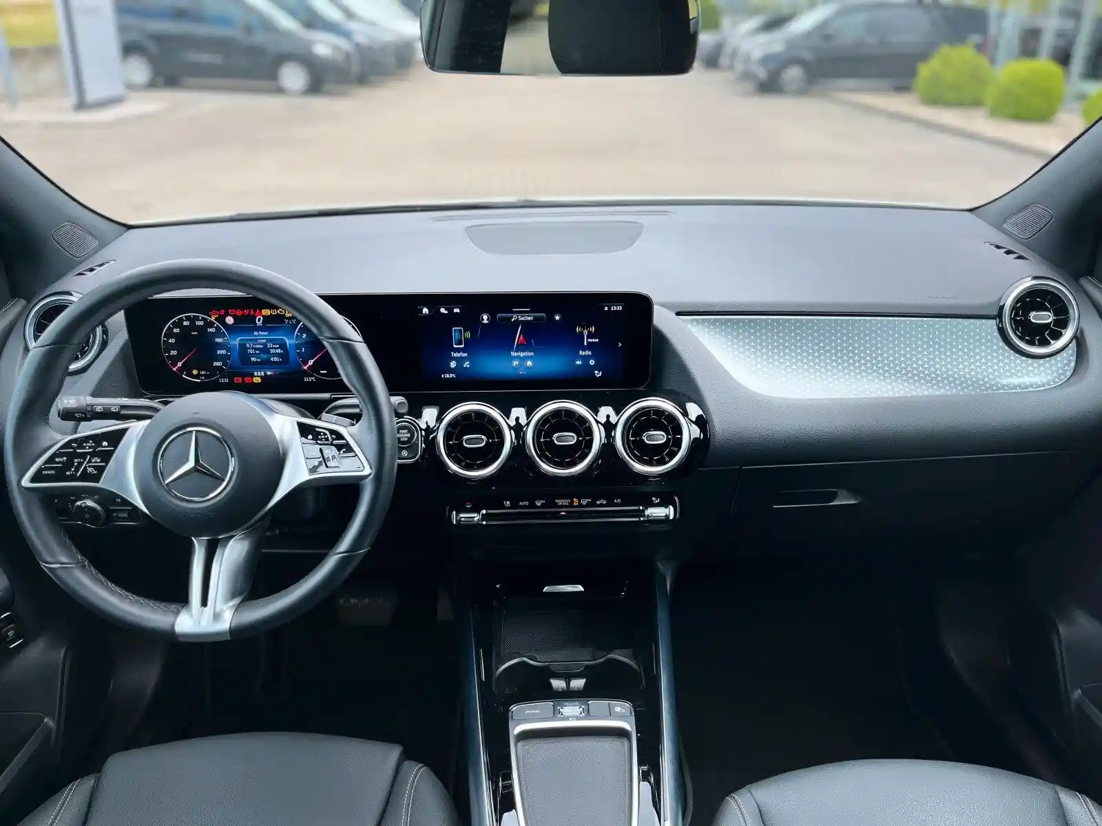 Mercedes-Benz B 180