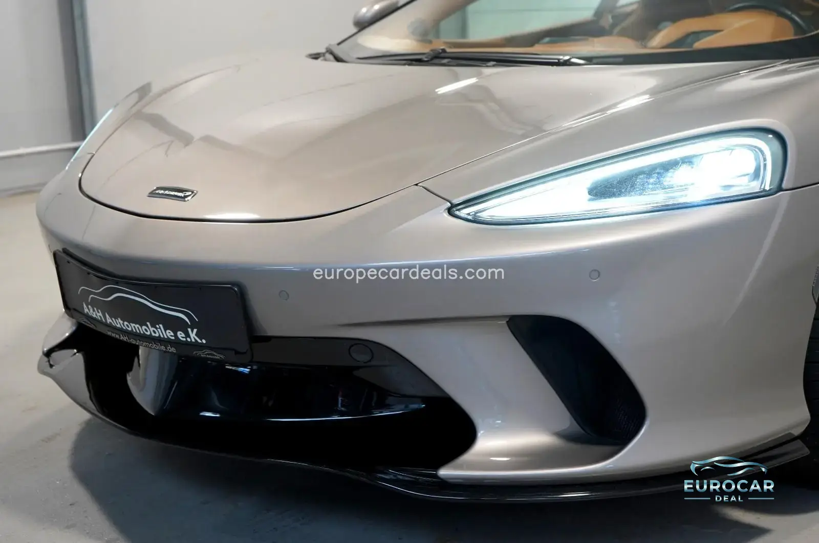 McLaren GT