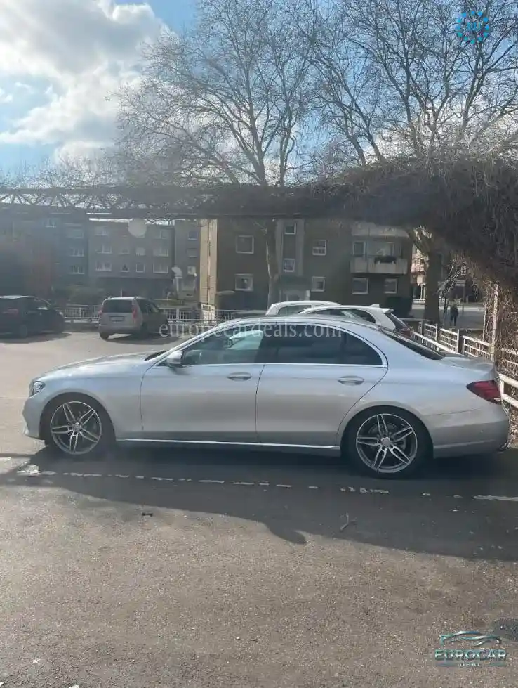 Mercedes-Benz E 220