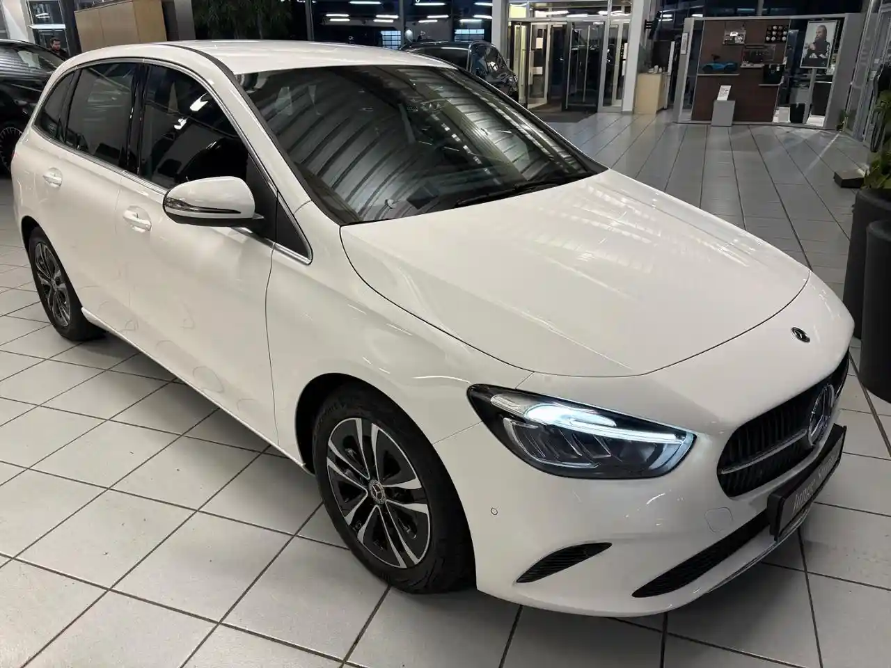 Mercedes-Benz B 200