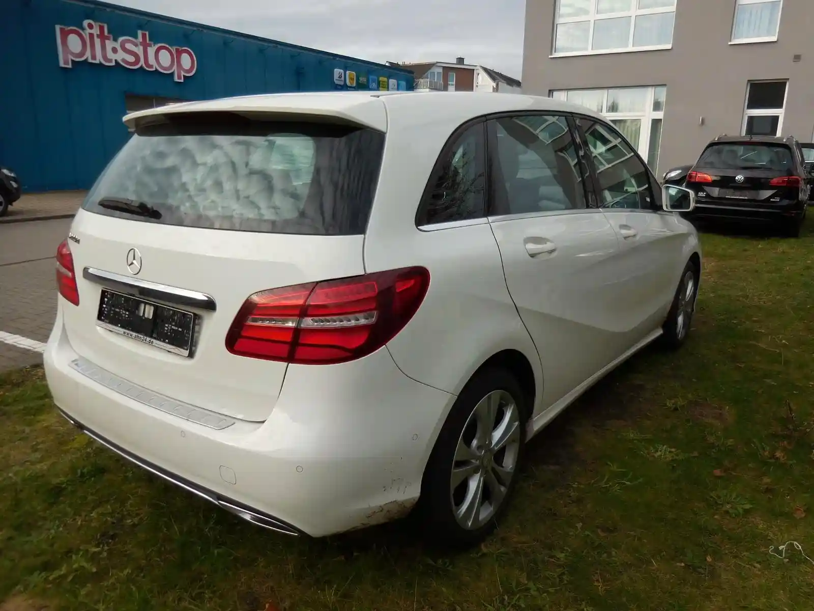 Mercedes-Benz B 220