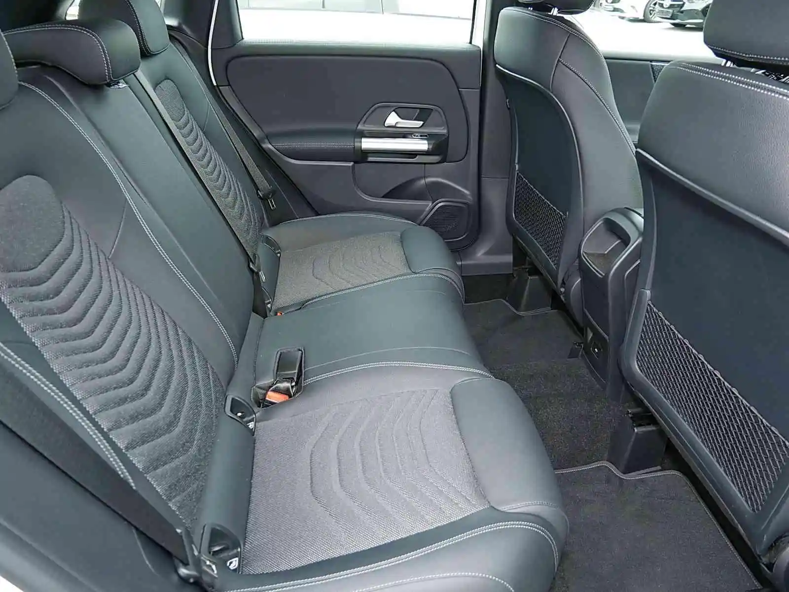 Mercedes-Benz B 220