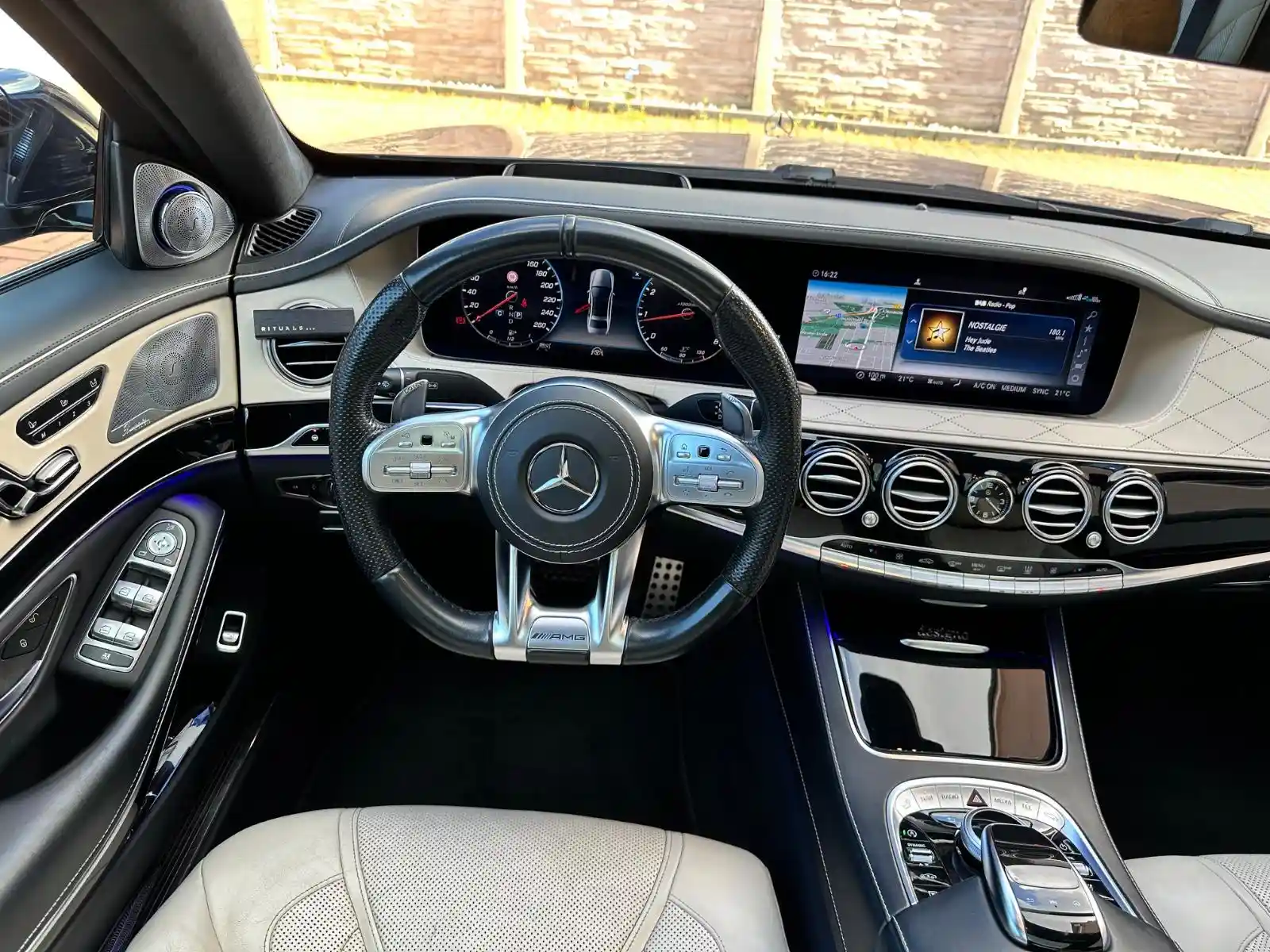 Mercedes-Benz S 560