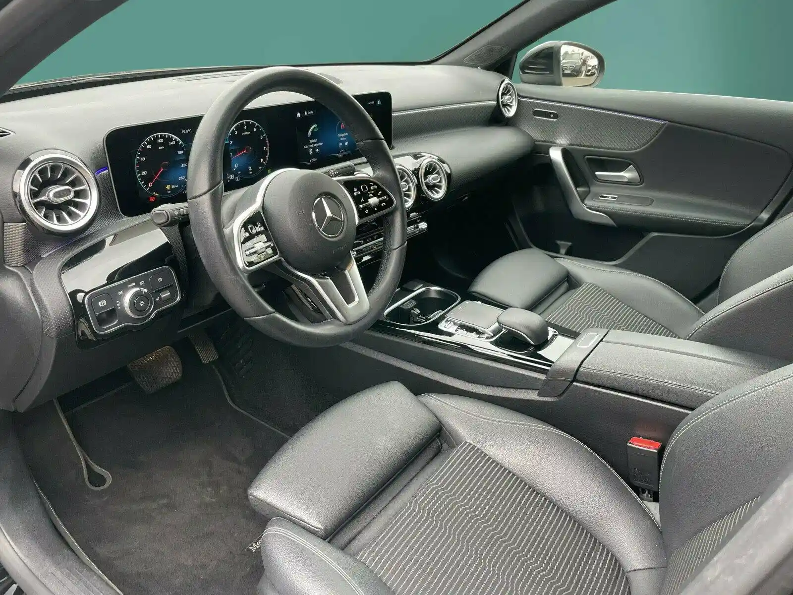 Mercedes-Benz A 220