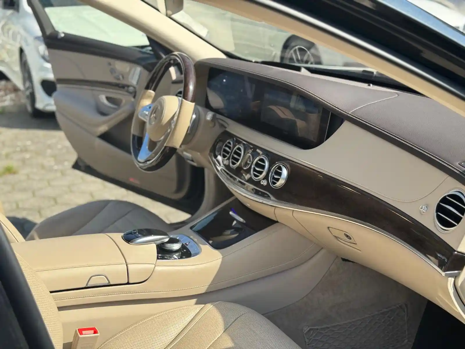 Mercedes-Benz S 400
