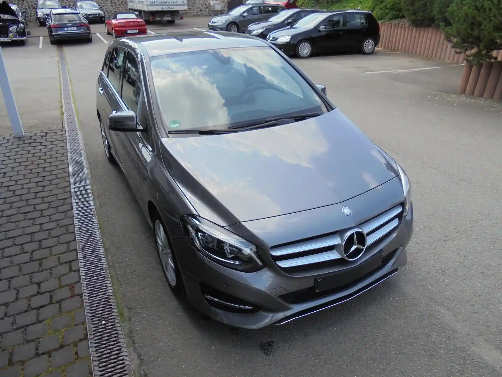 Mercedes-Benz B 220