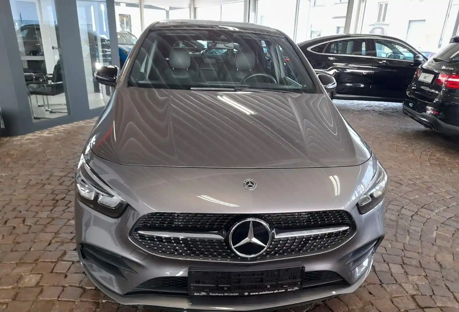 Mercedes-Benz B 200