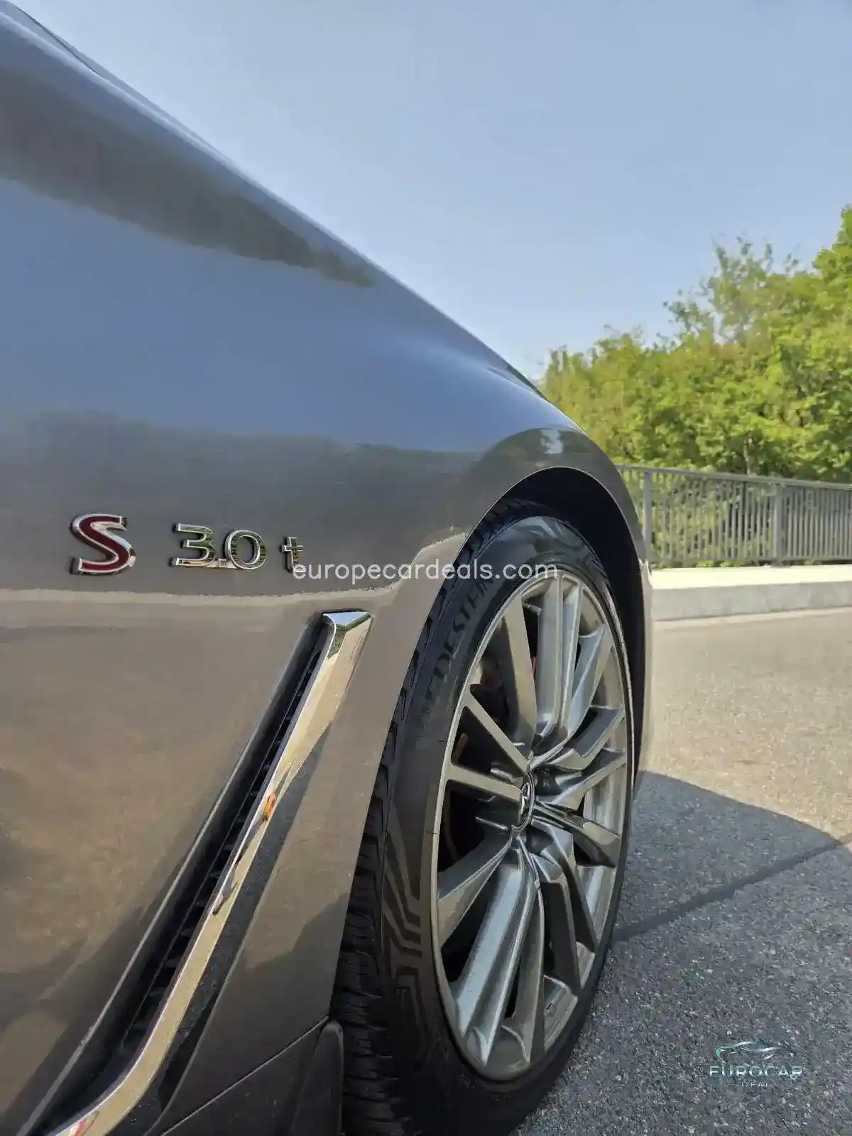 Infiniti Q60