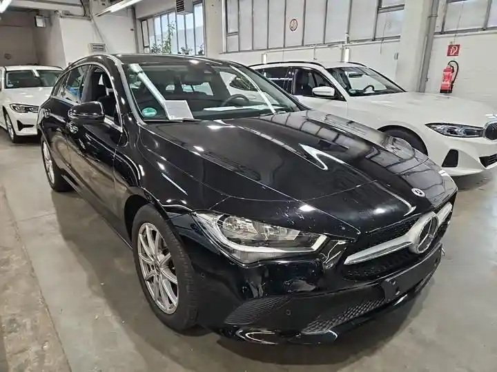 Mercedes-Benz CLA 180 Shooting Brake