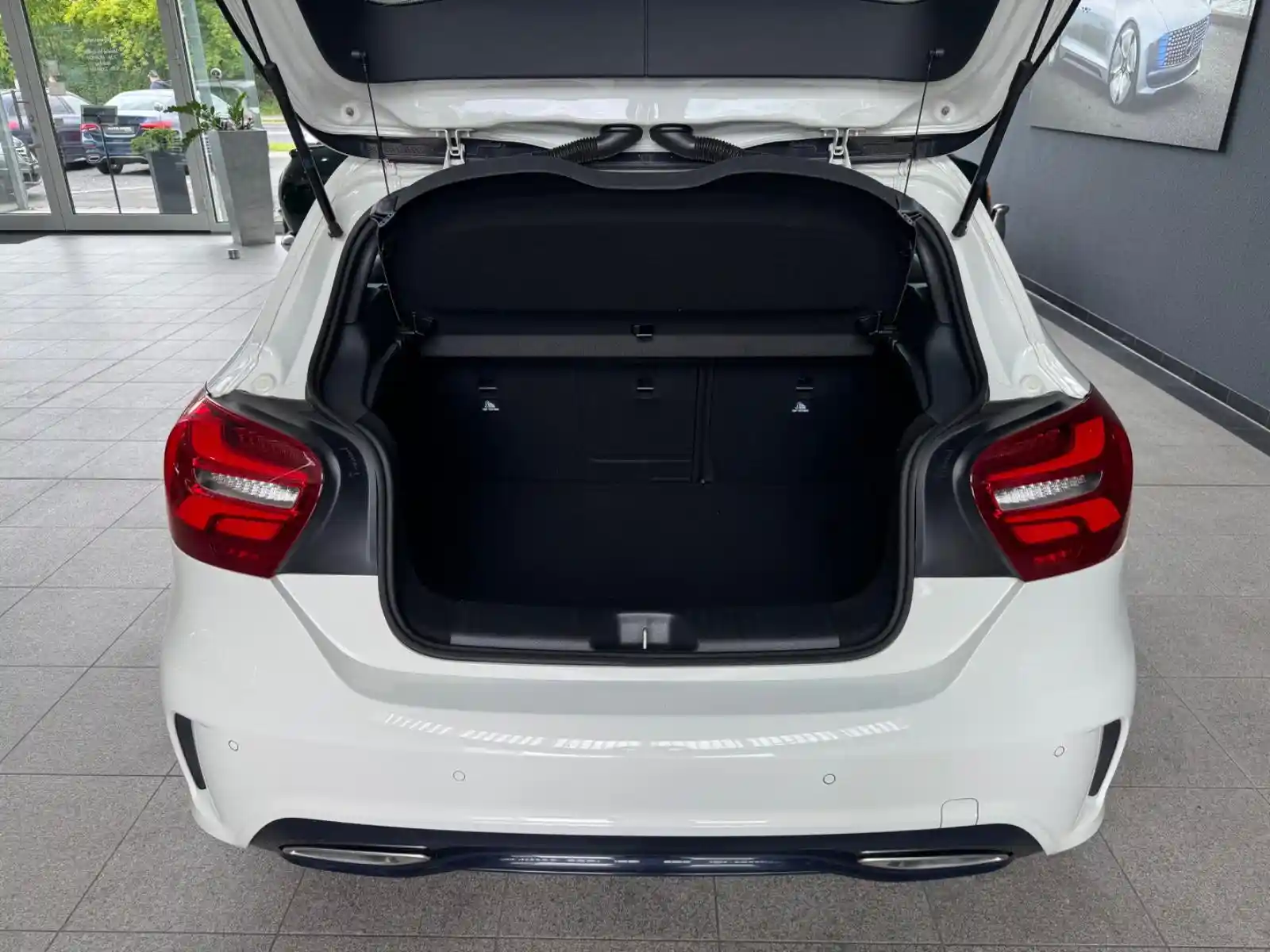Mercedes-Benz A 220